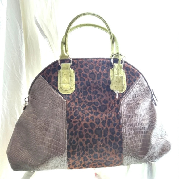 Mito Milan Handbags - Mito Milan Overnight Bag EUC ❤️